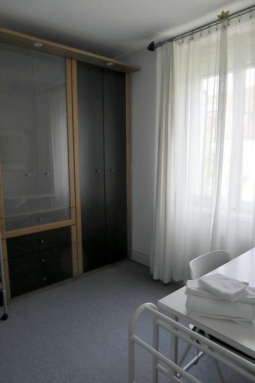 B&B Schlettstadterstrasse Базел Екстериор снимка