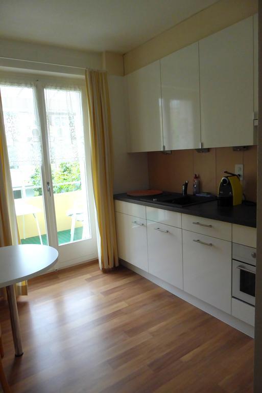 B&B Schlettstadterstrasse Базел Екстериор снимка