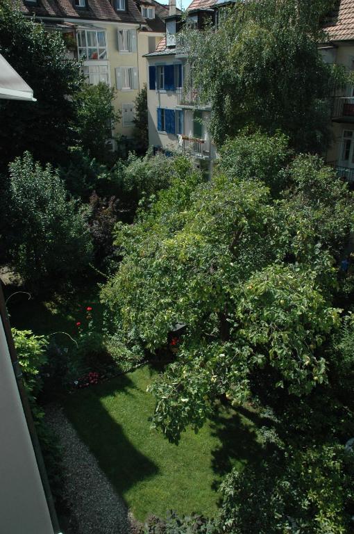 B&B Schlettstadterstrasse Базел Екстериор снимка